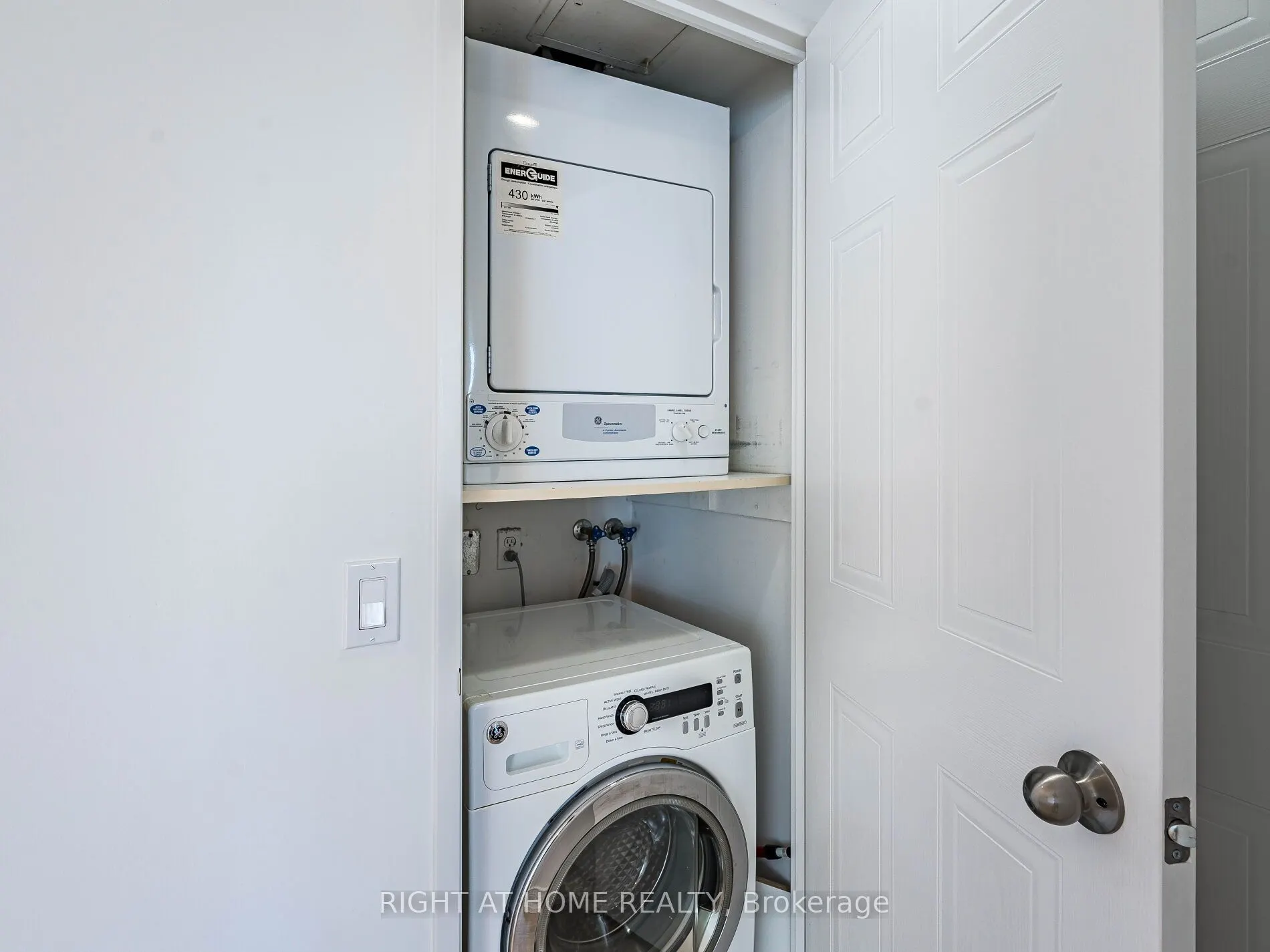 238 Doris Avenue, #2001