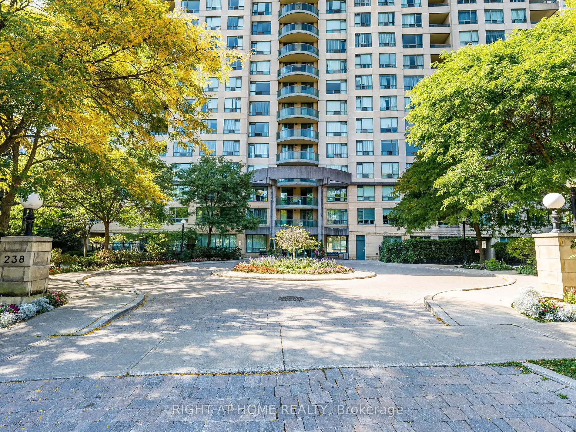 238 Doris Avenue, #2001