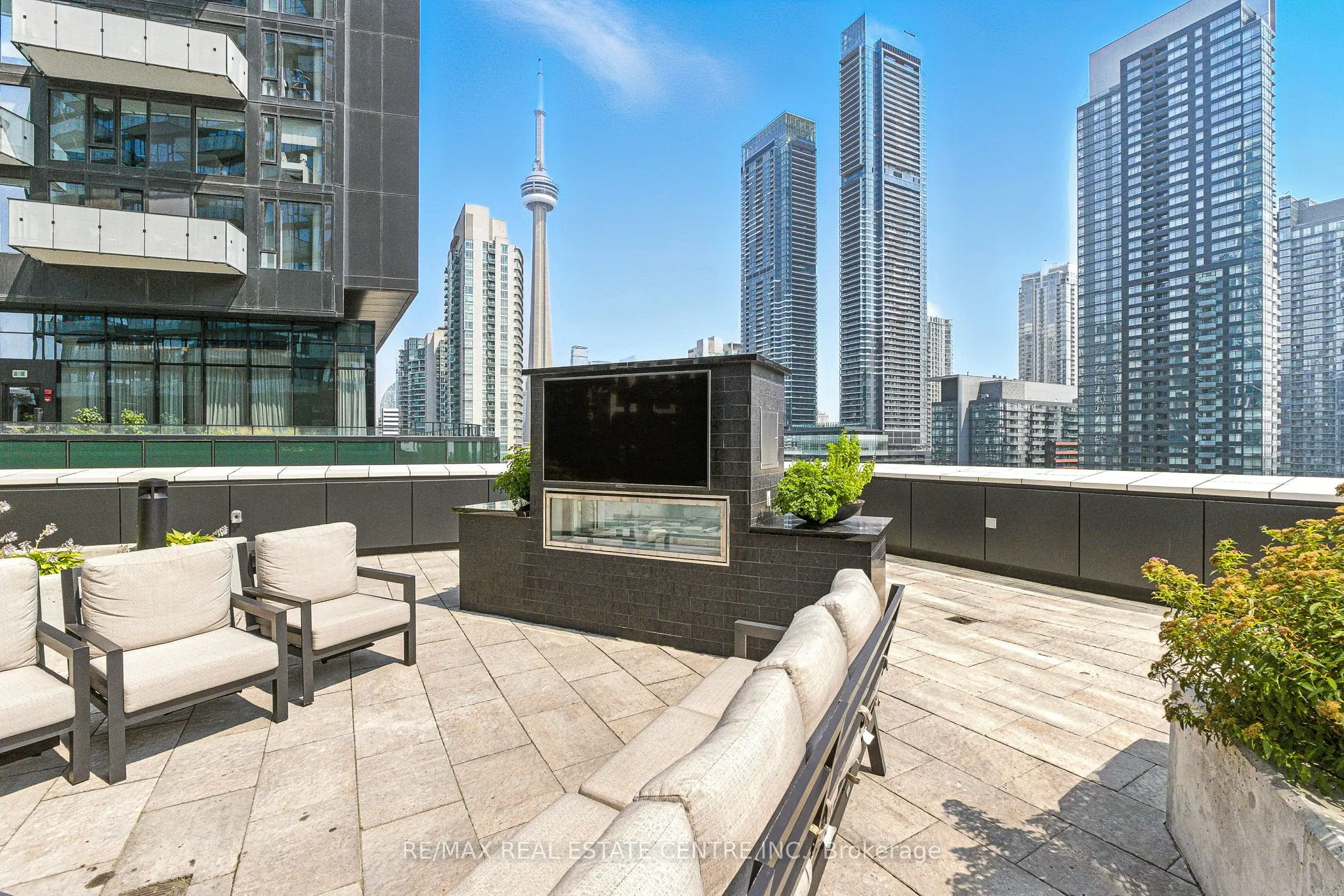 470 Front Street W, #2013