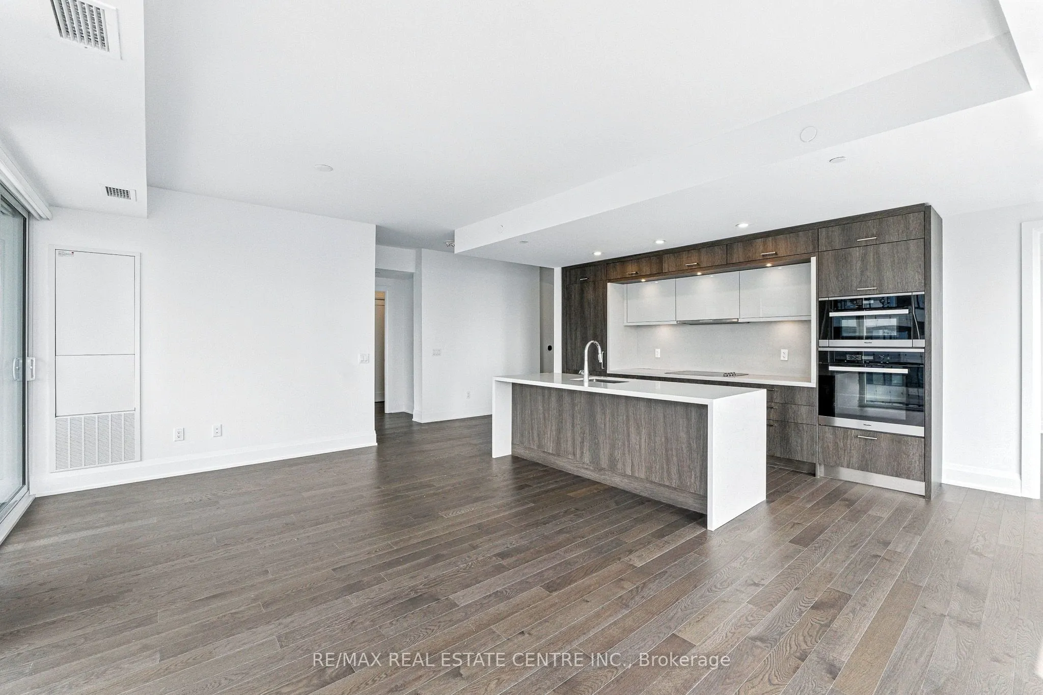 470 Front Street W, #2013