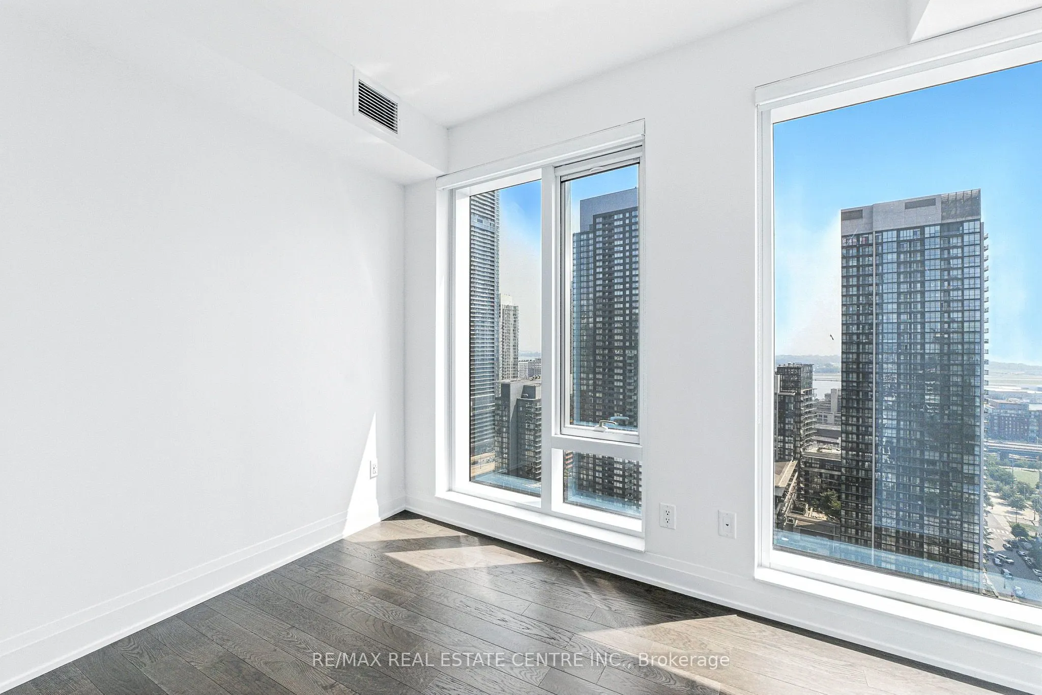 470 Front Street W, #2013