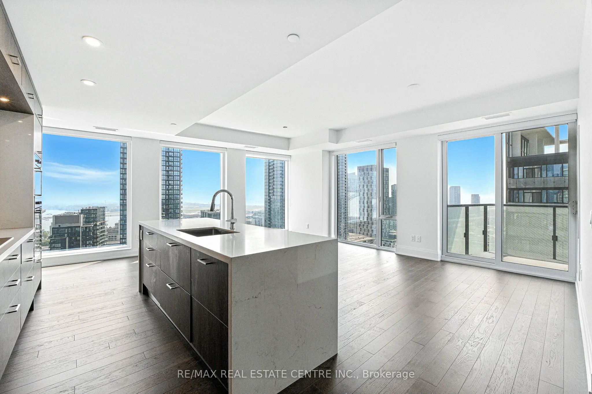 470 Front Street W, #2013