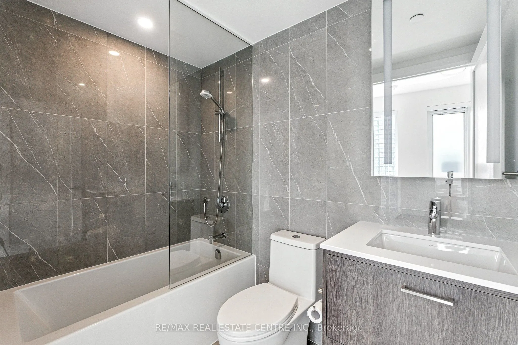 470 Front Street W, #2013