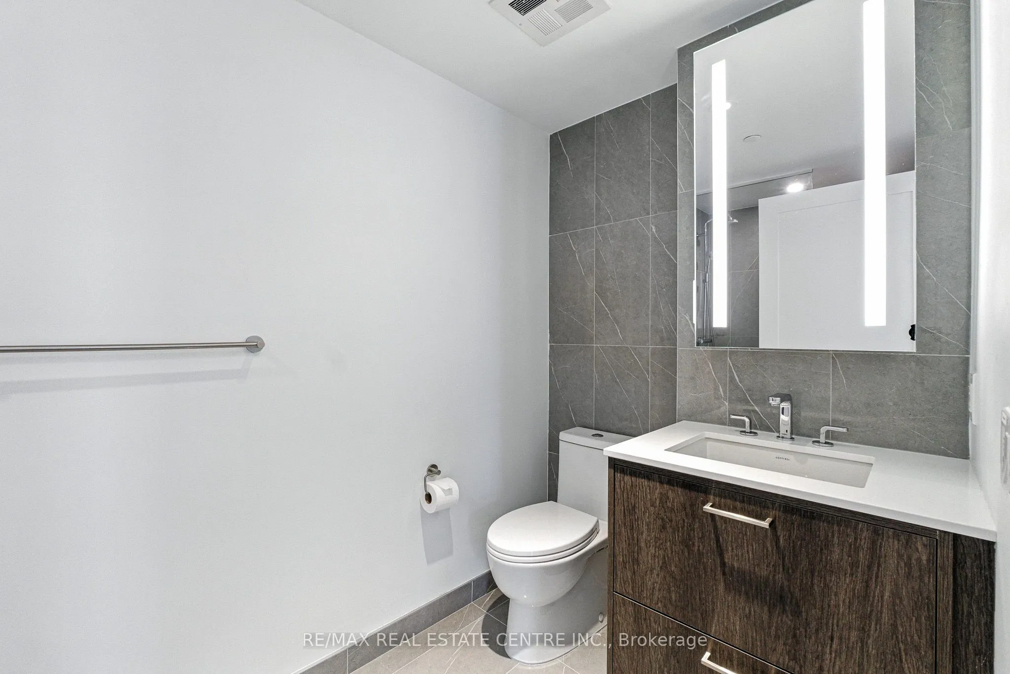 470 Front Street W, #2013