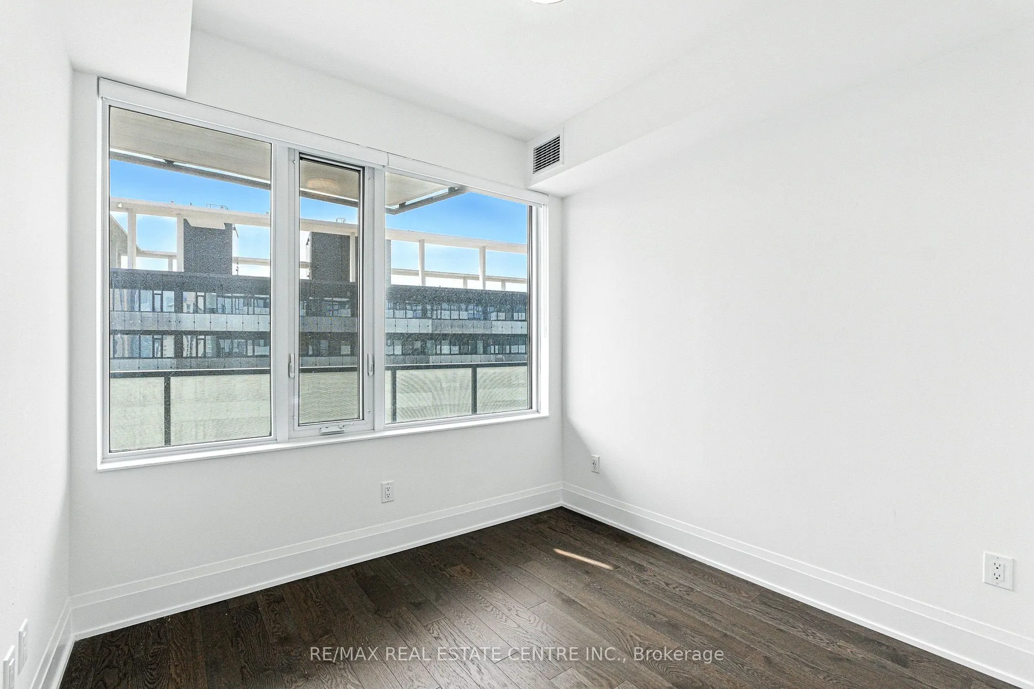 470 Front Street W, #2013