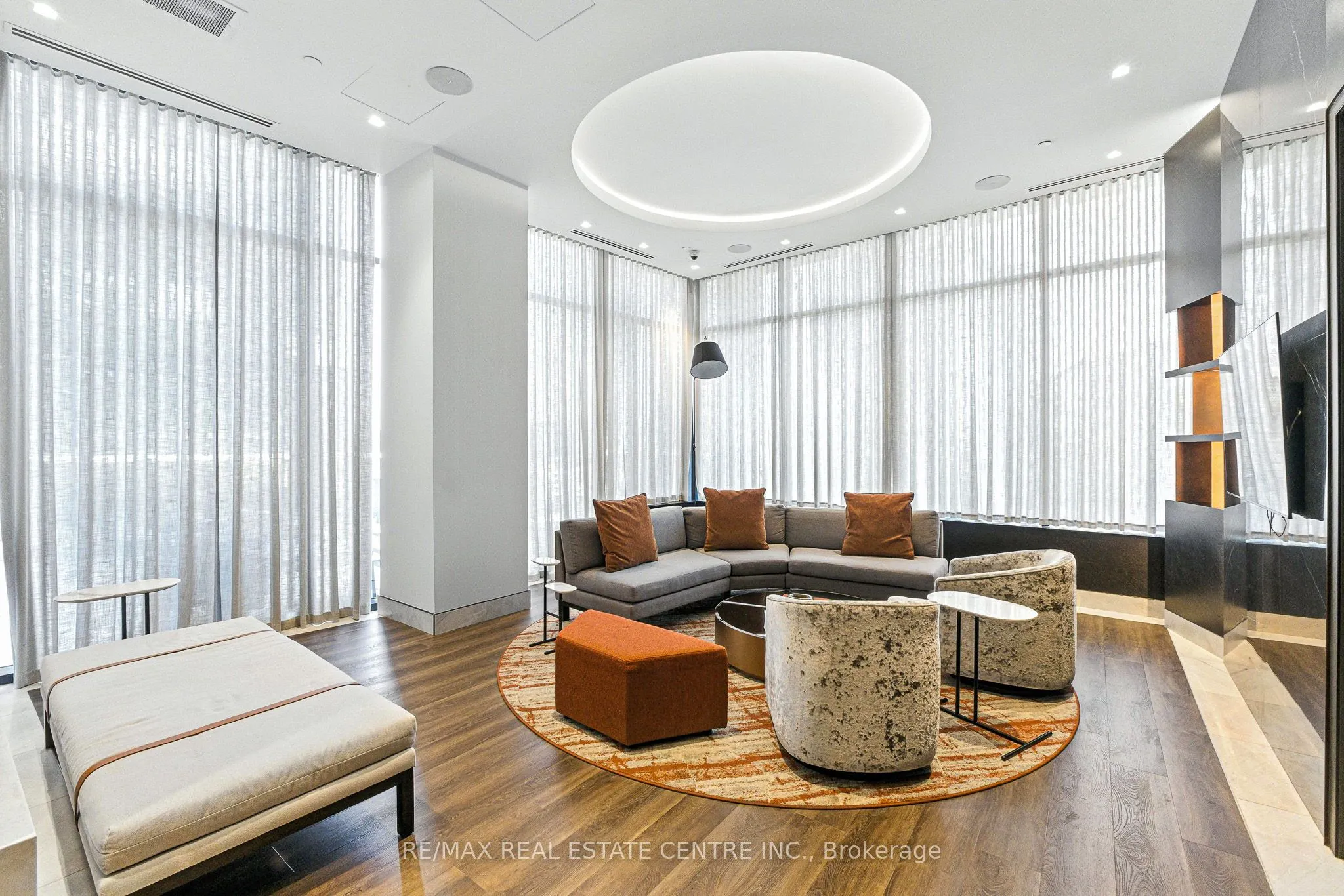 470 Front Street W, #2013