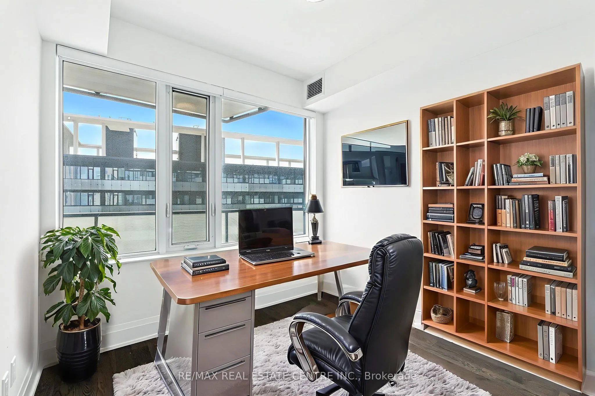 470 Front Street W, #2013