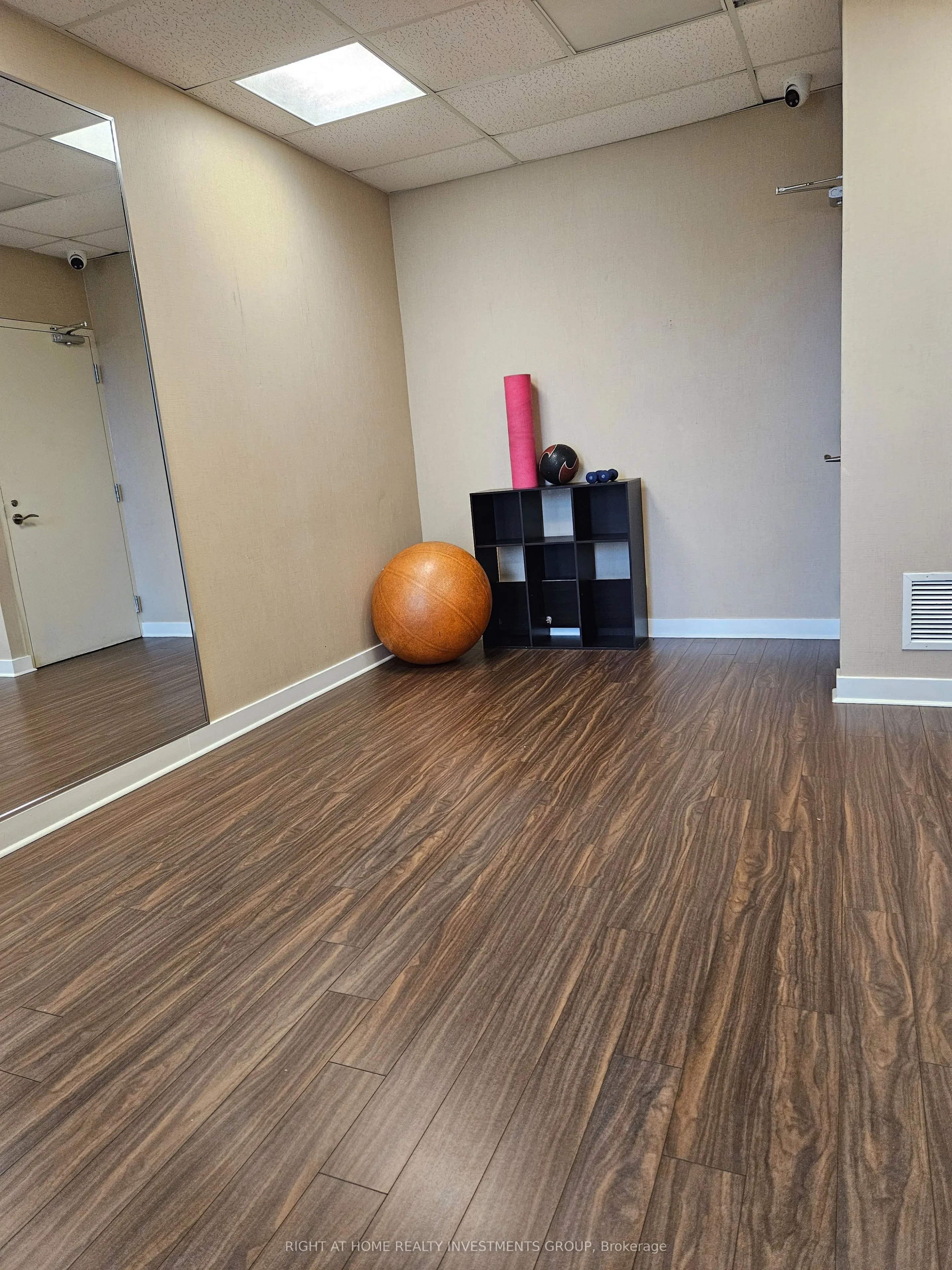 320 Richmond Street E, #1016