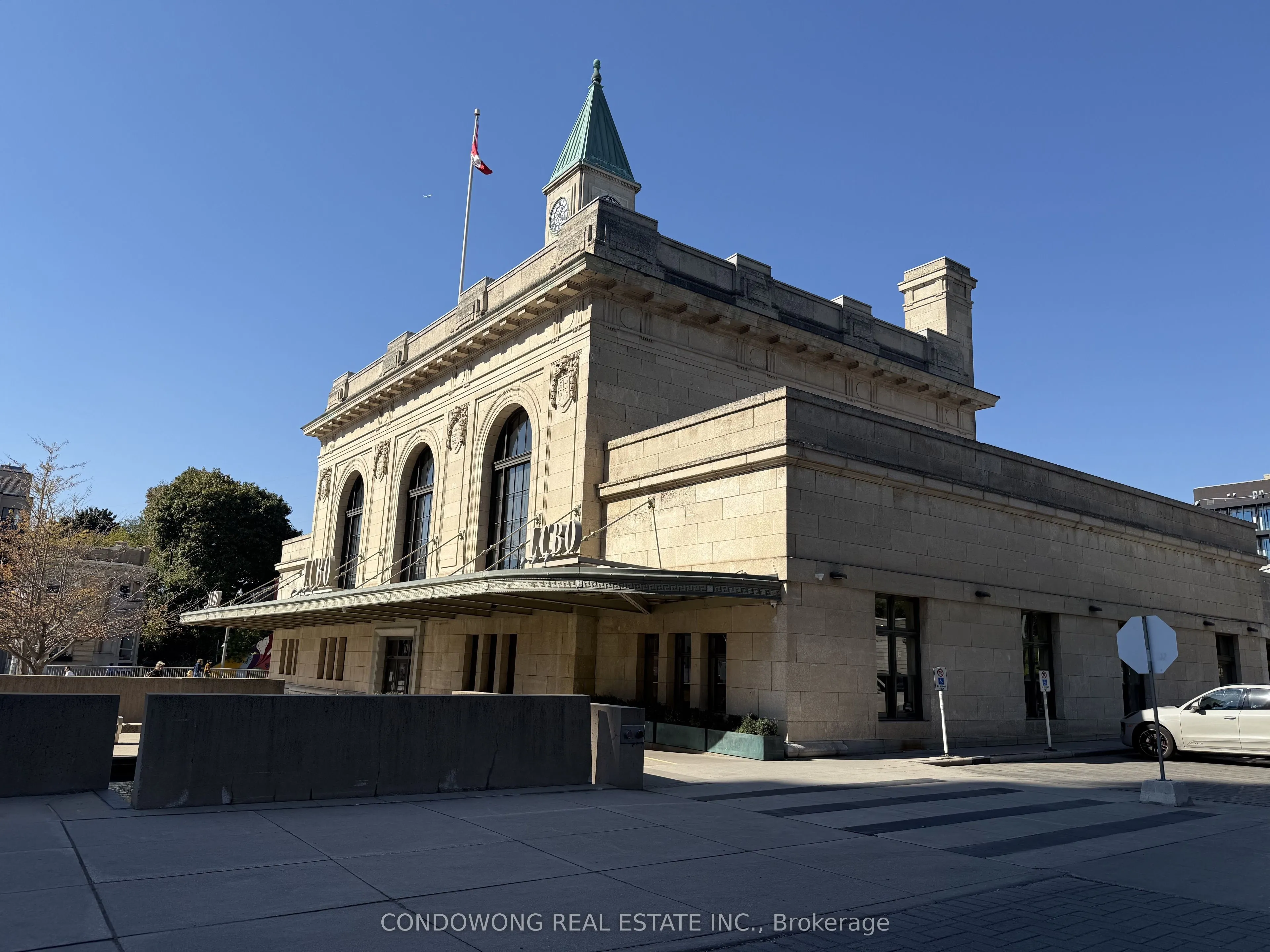 25 Scrivener Sq Square, #906