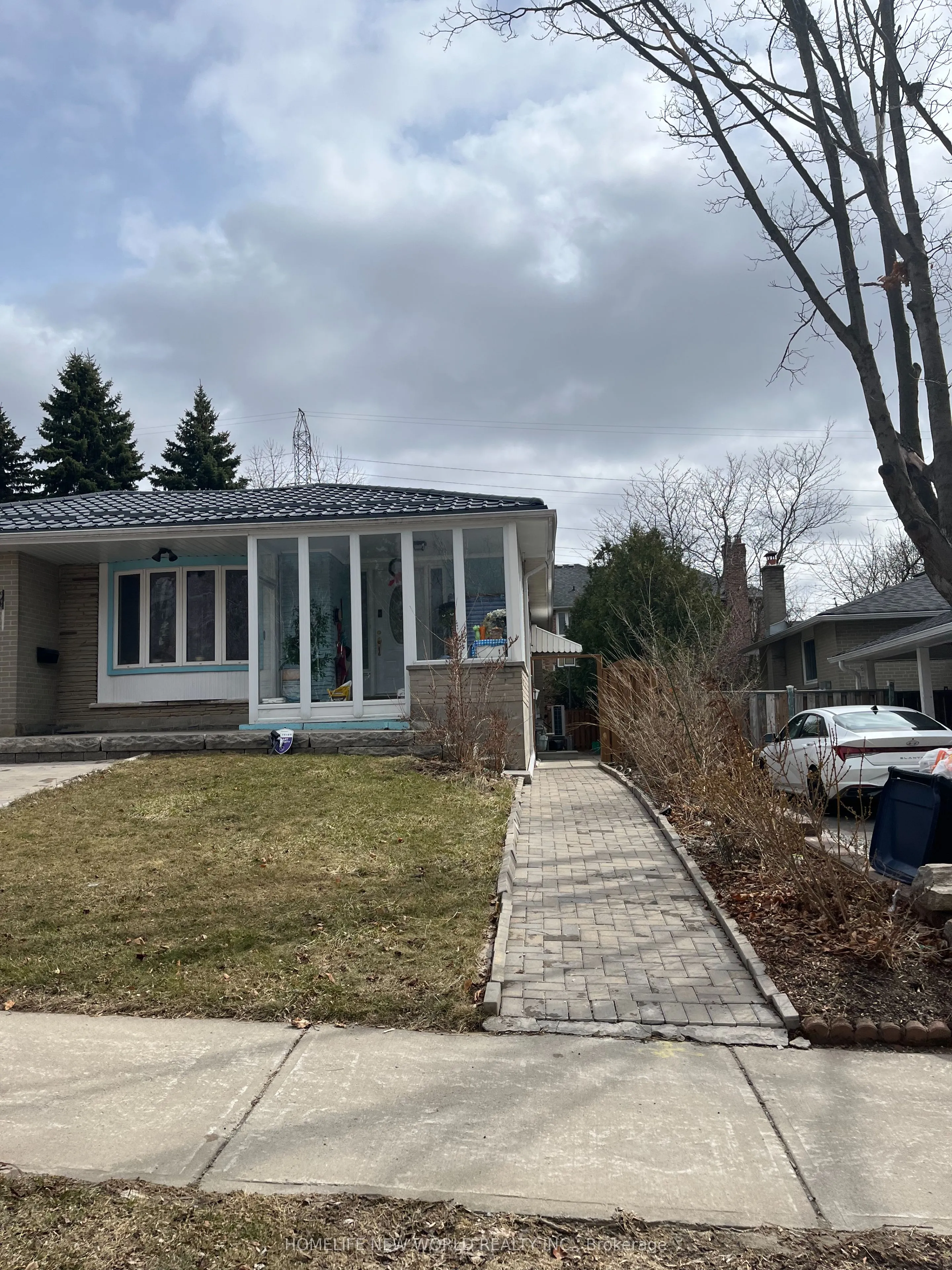 25 Tristan Crescent S, #basement