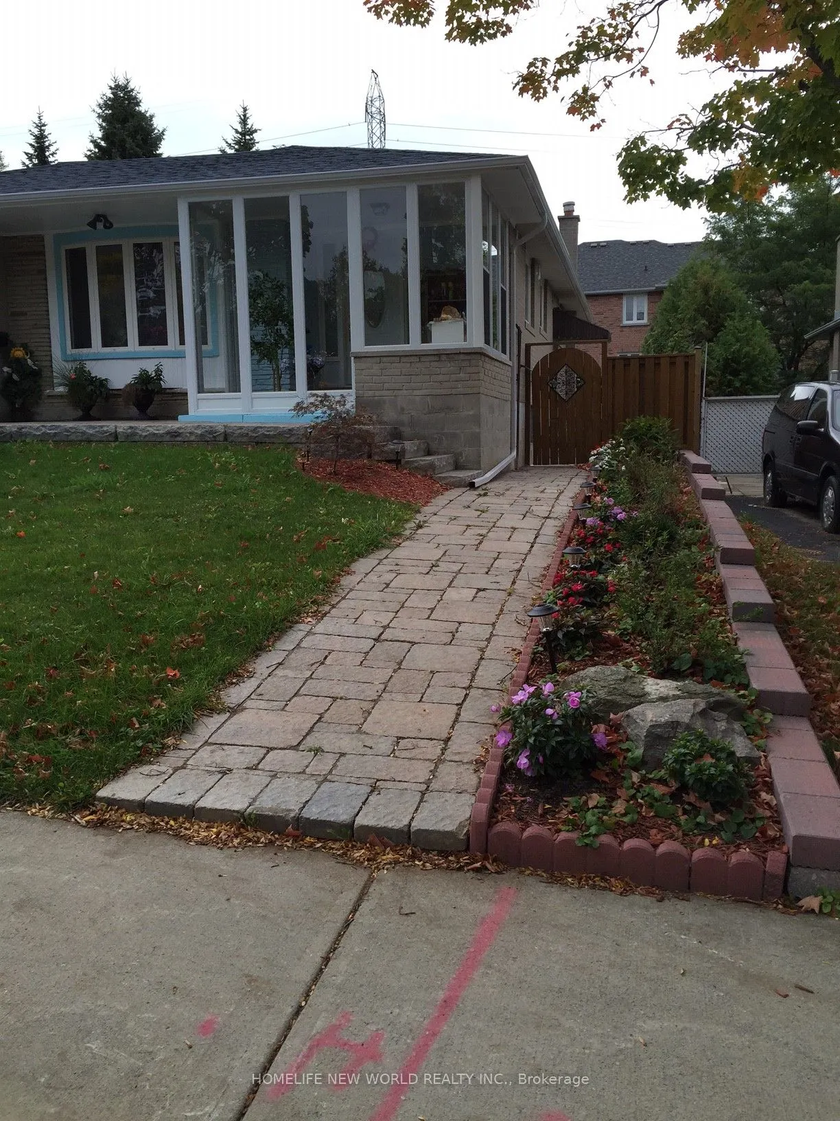 25 Tristan Crescent S, #basement