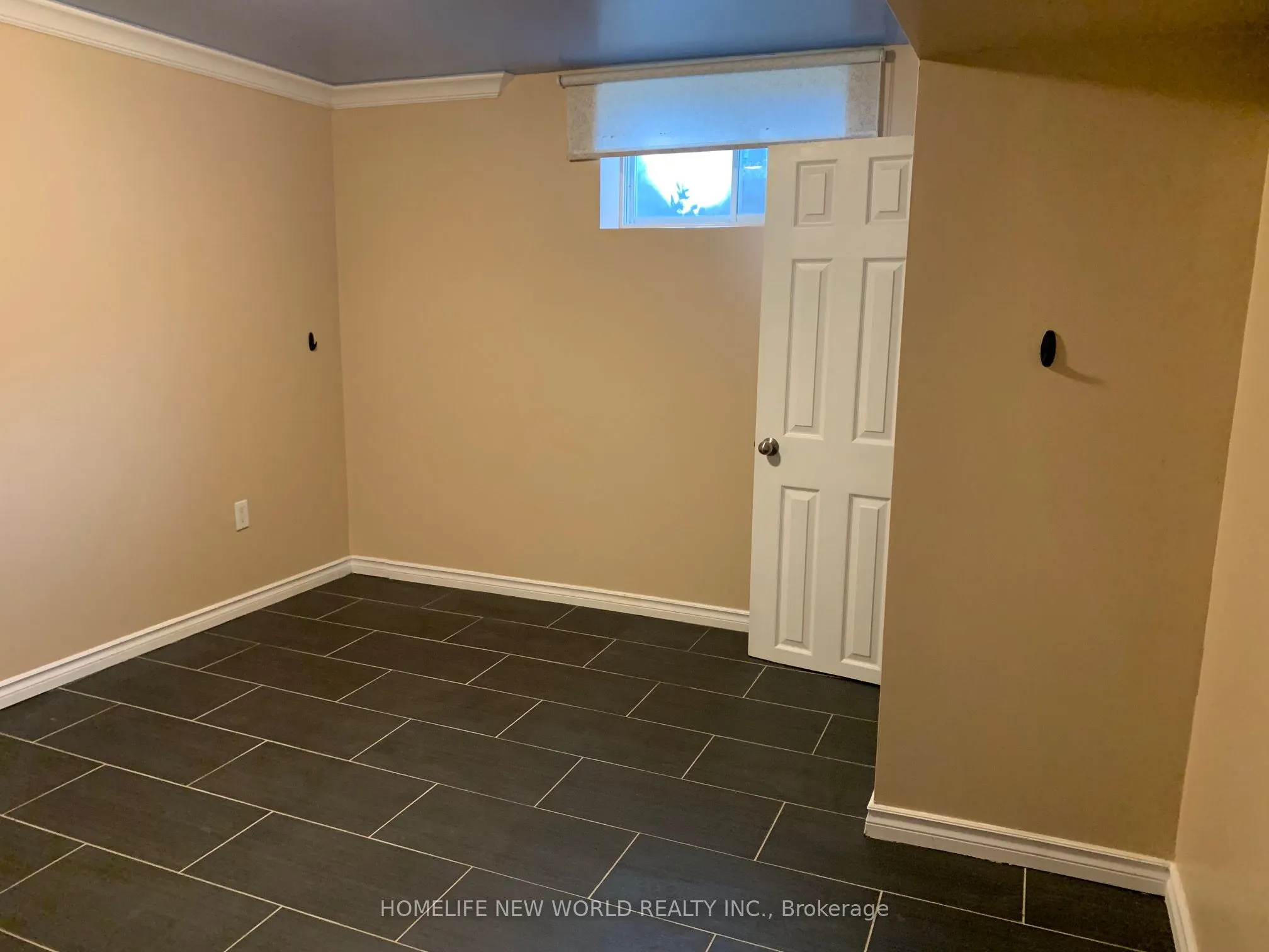 25 Tristan Crescent S, #basement