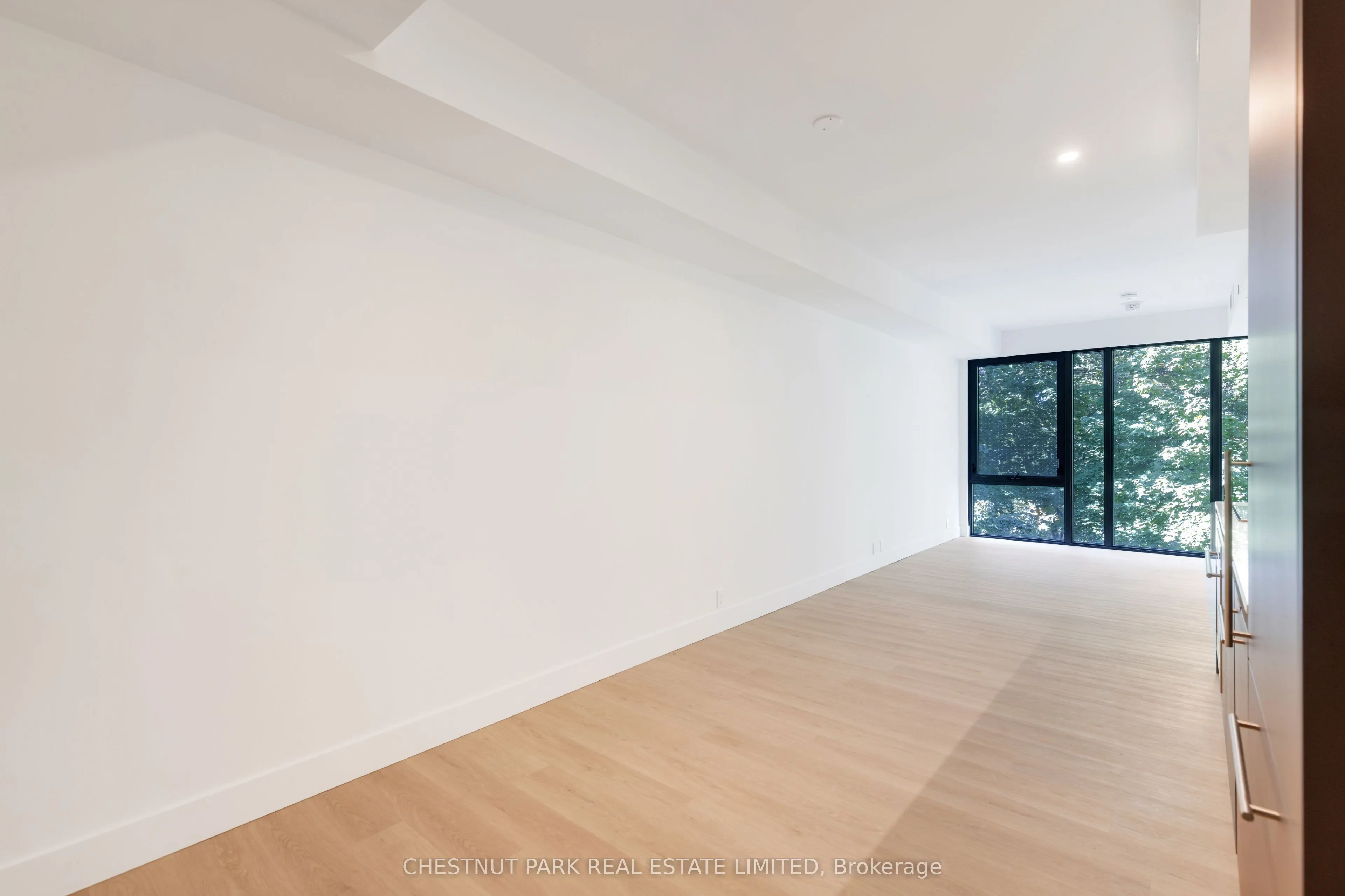 1414 Bayview Avenue, #207