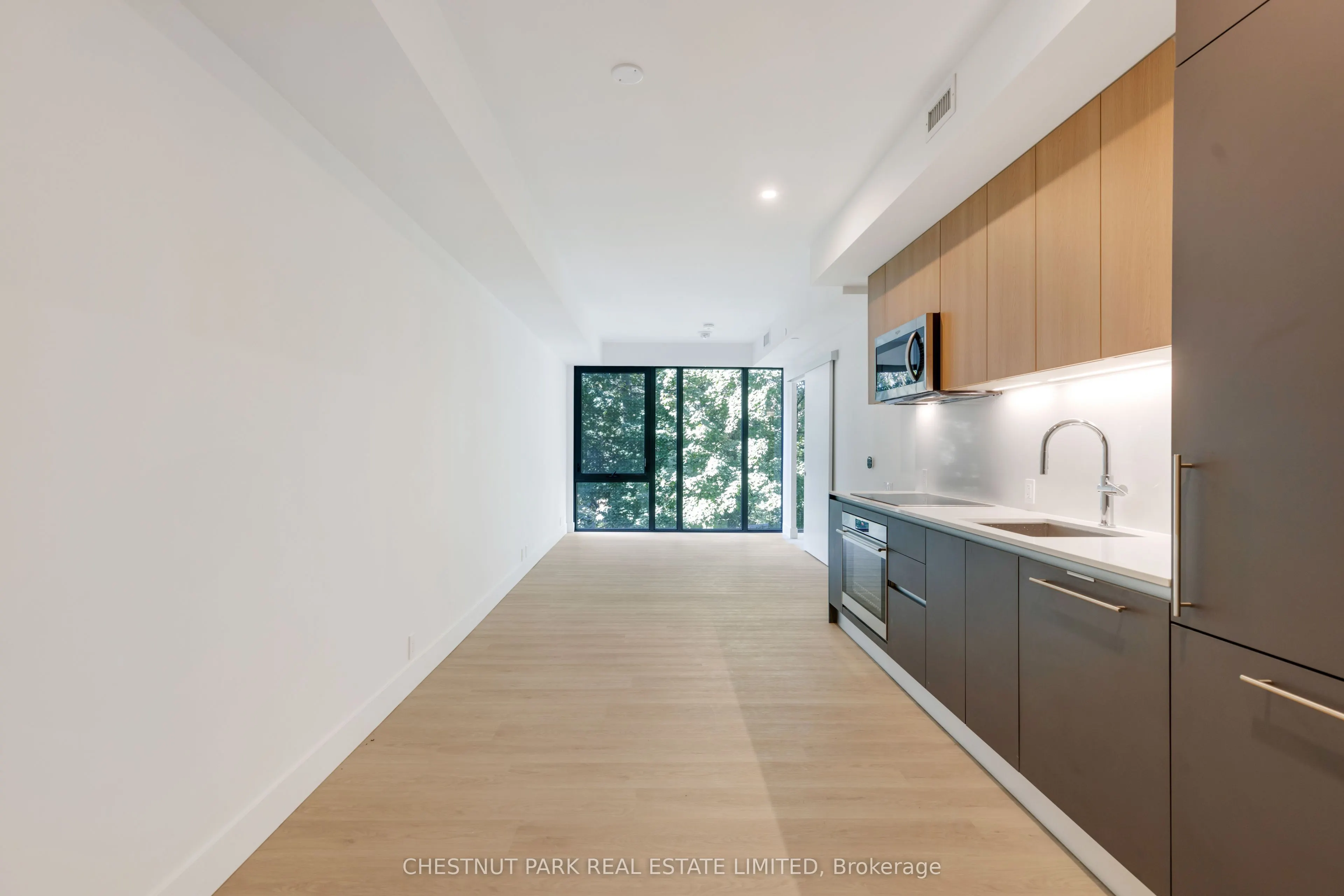 1414 Bayview Avenue, #207