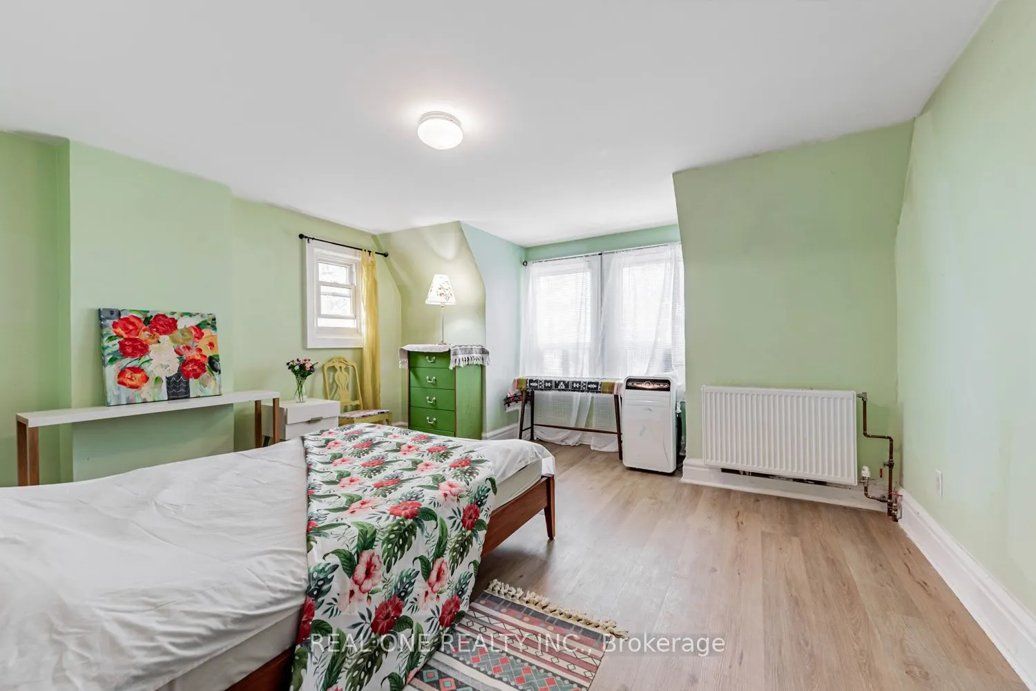 97 Lippincott Street