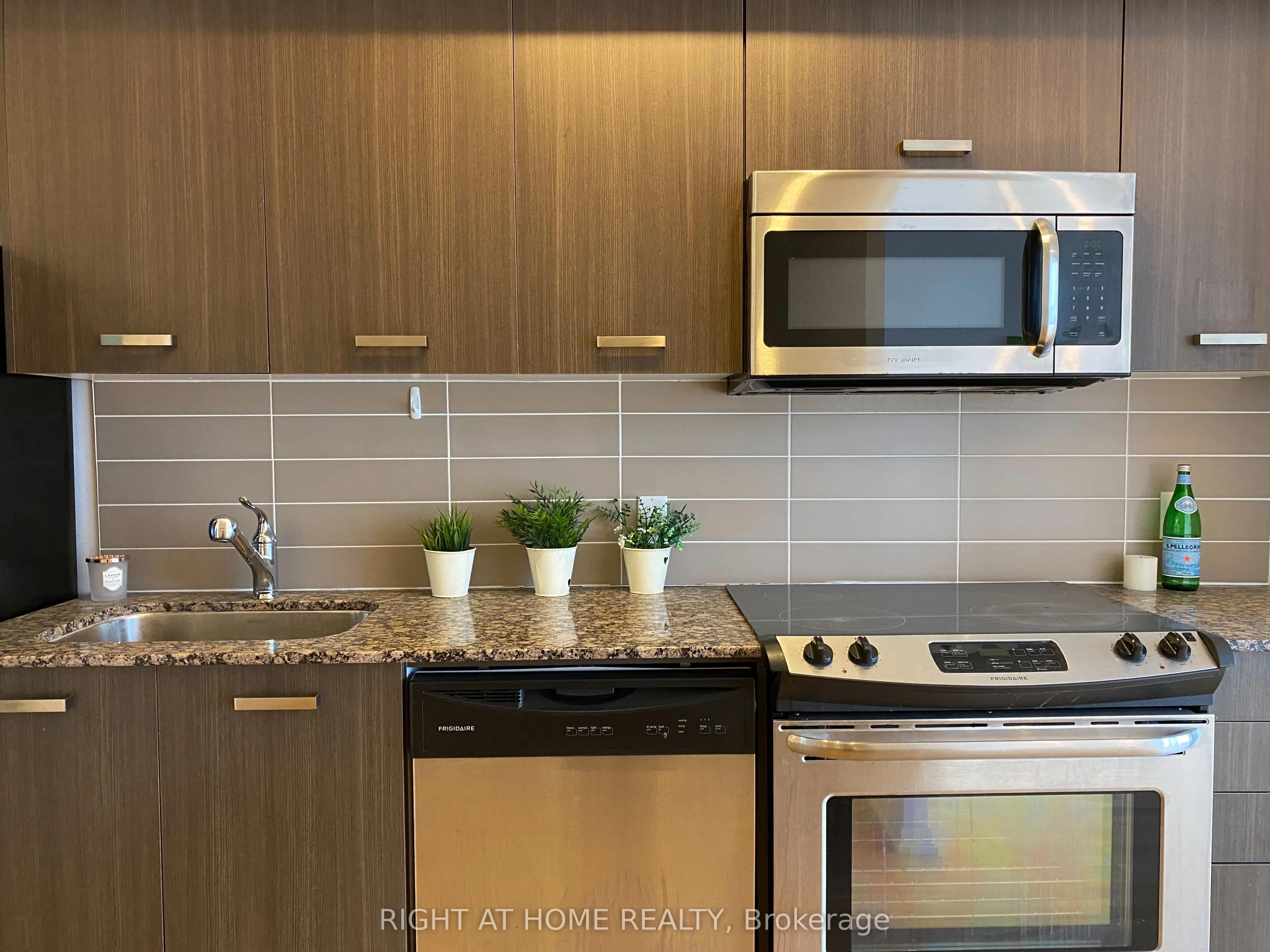 832 Bay Street, #4506