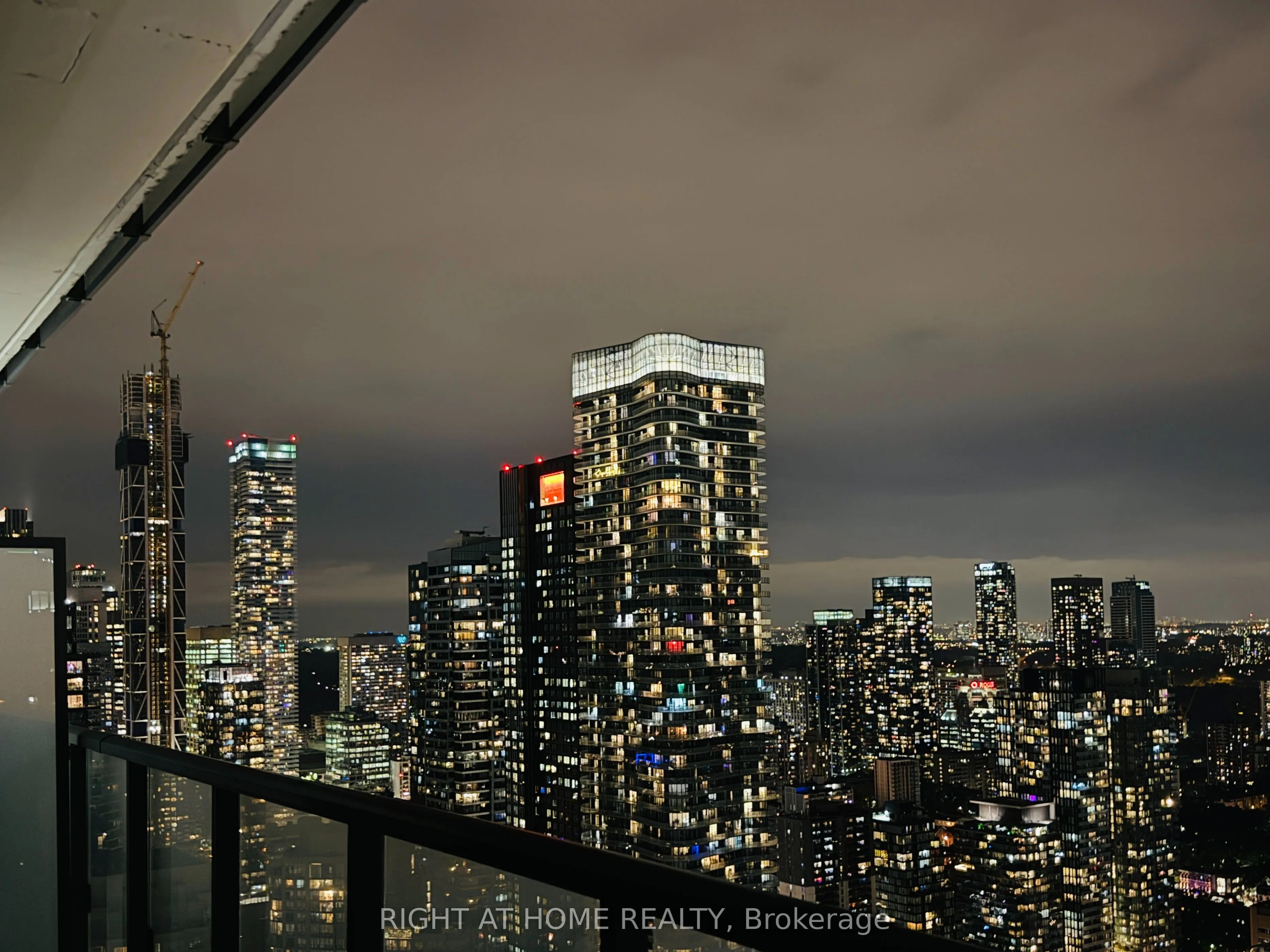 832 Bay Street, #4506