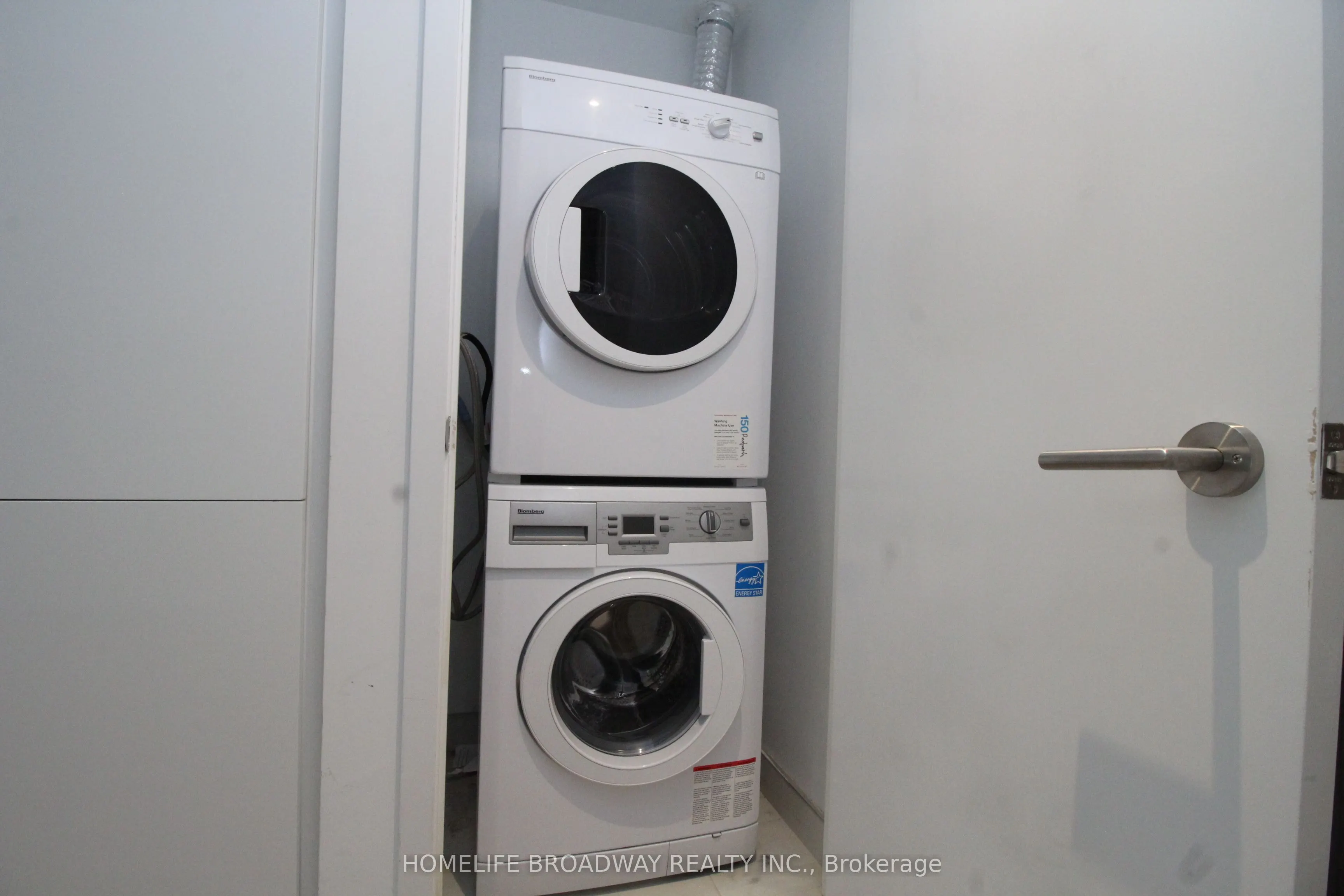 161 Roehampton Avenue, #524