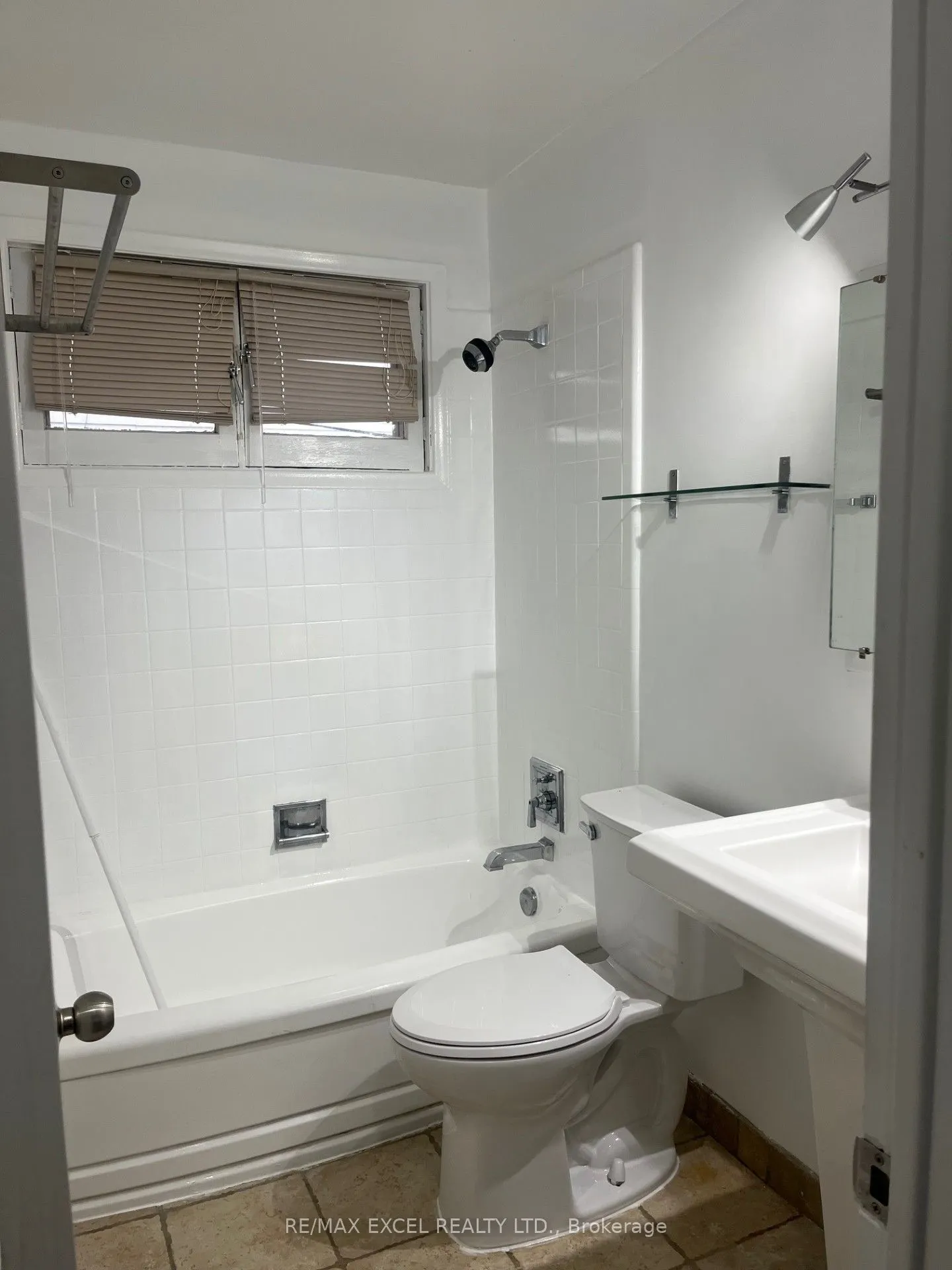 241 Burnett Avenue W, #Main fl