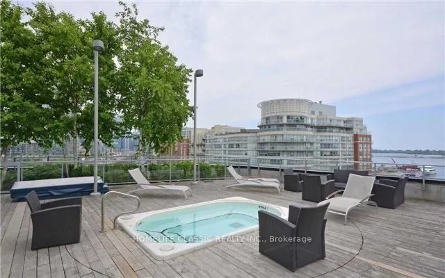 38 Dan Leckie Way, #2105