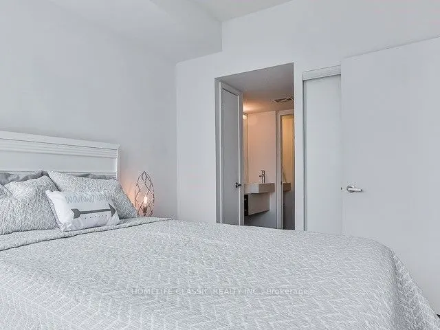 38 Dan Leckie Way, #2105