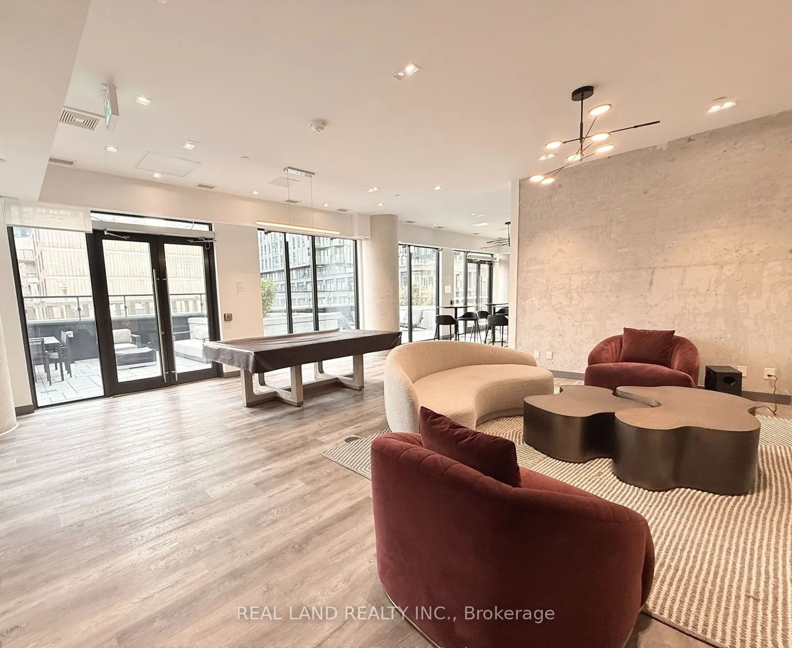 47 Mutual Street, #808