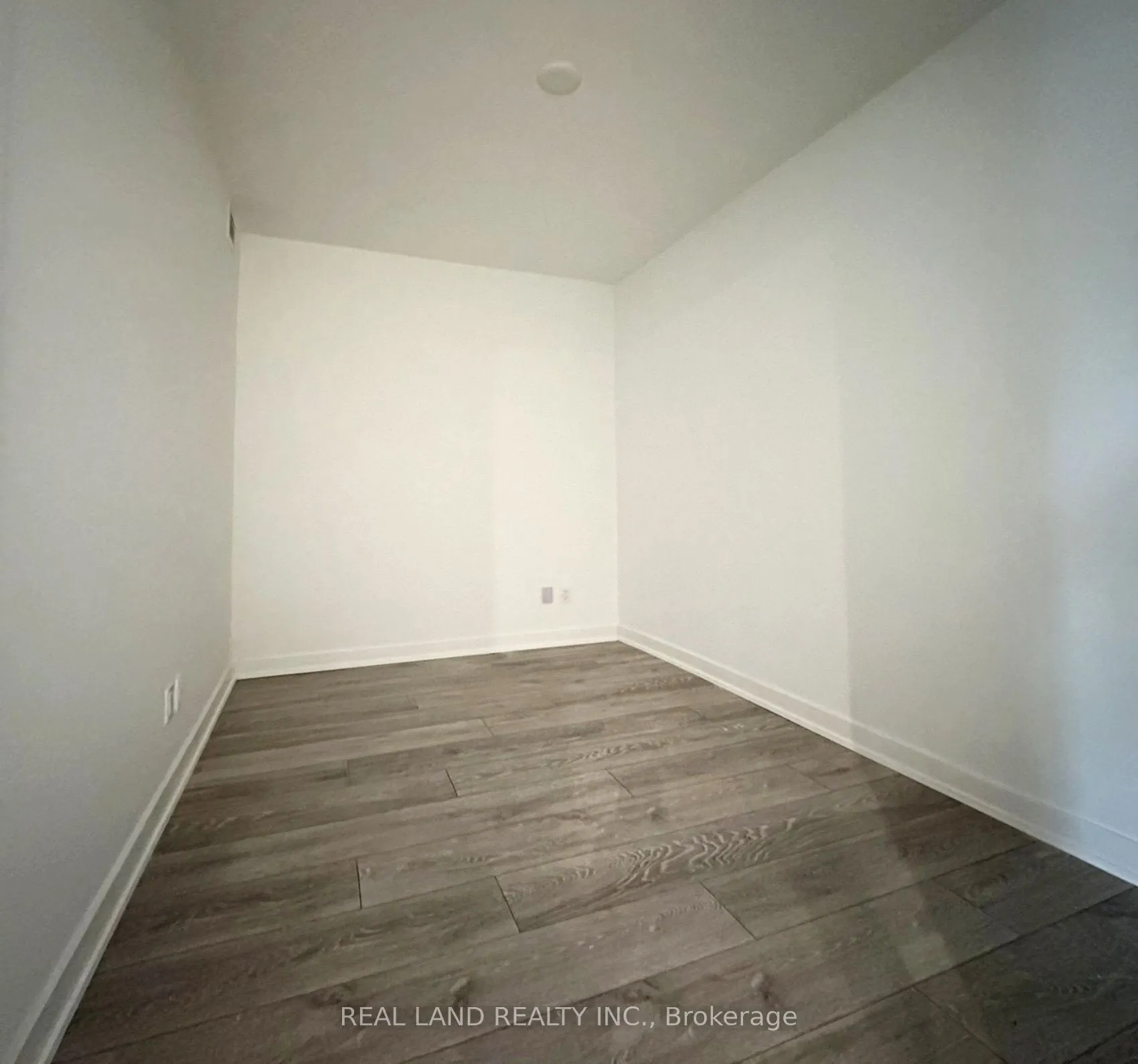 47 Mutual Street, #808