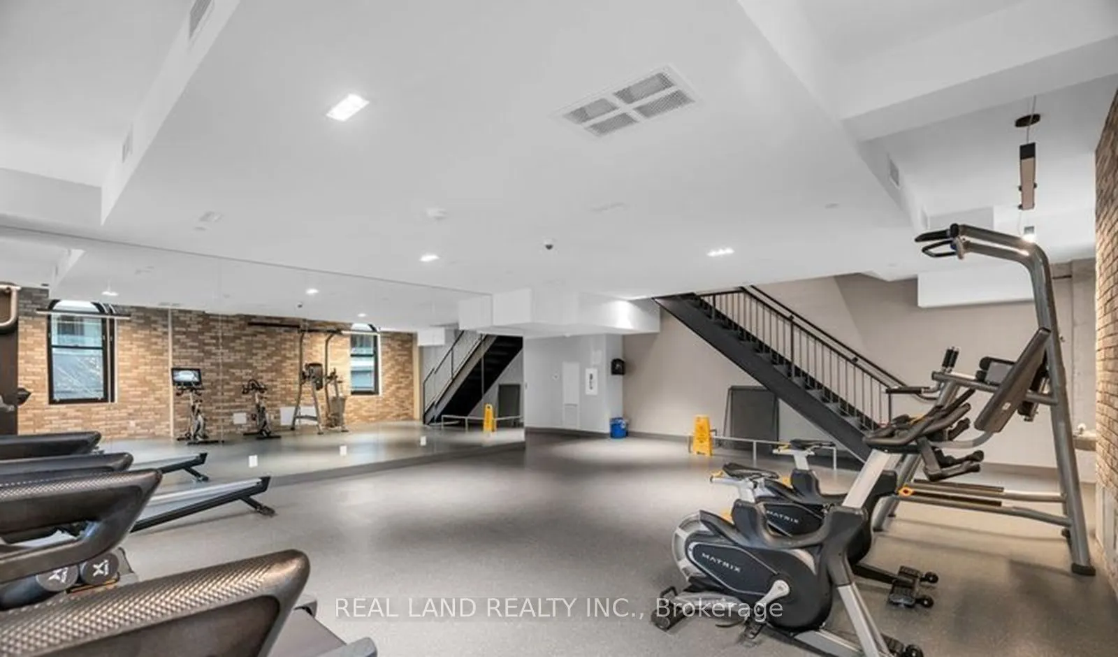 47 Mutual Street, #808