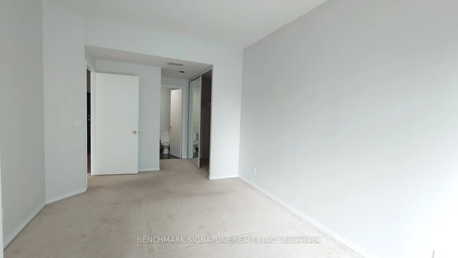 7 King Street E, #2104