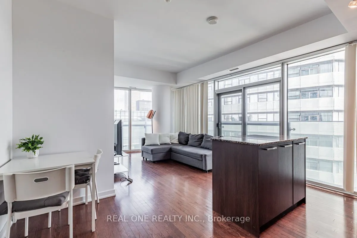 12 York Street, #4710