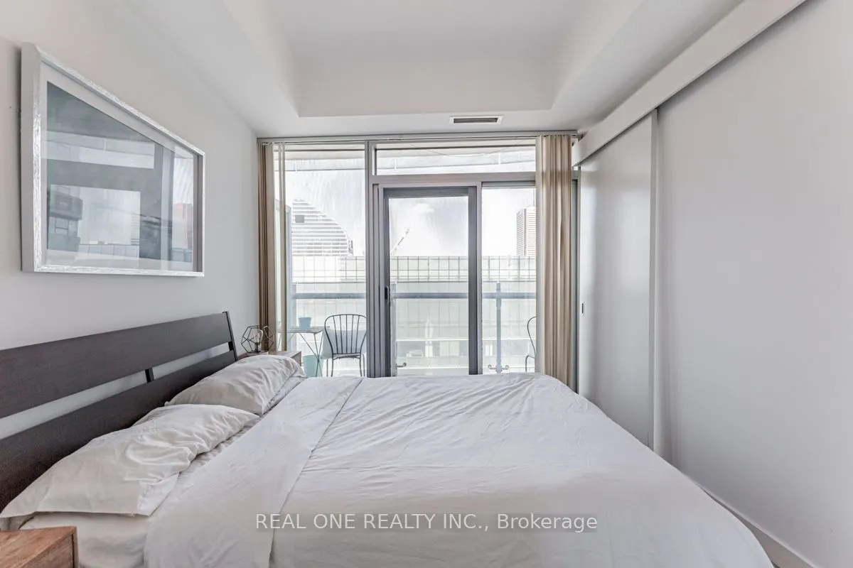 12 York Street, #4710