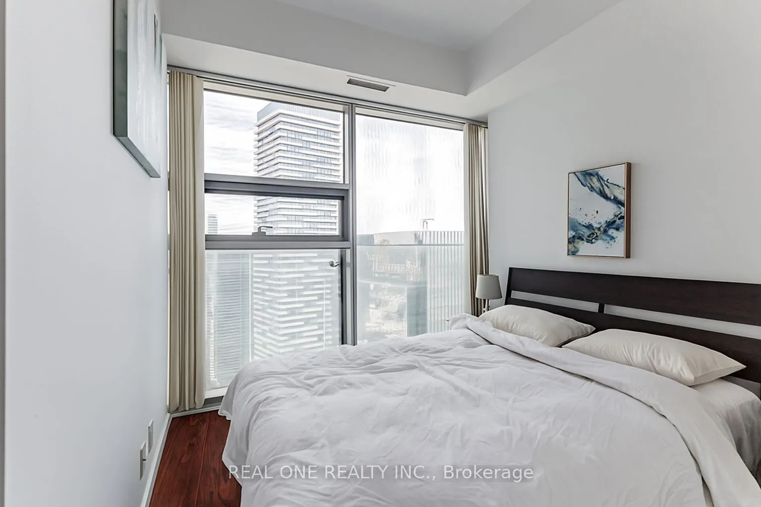 12 York Street, #4710