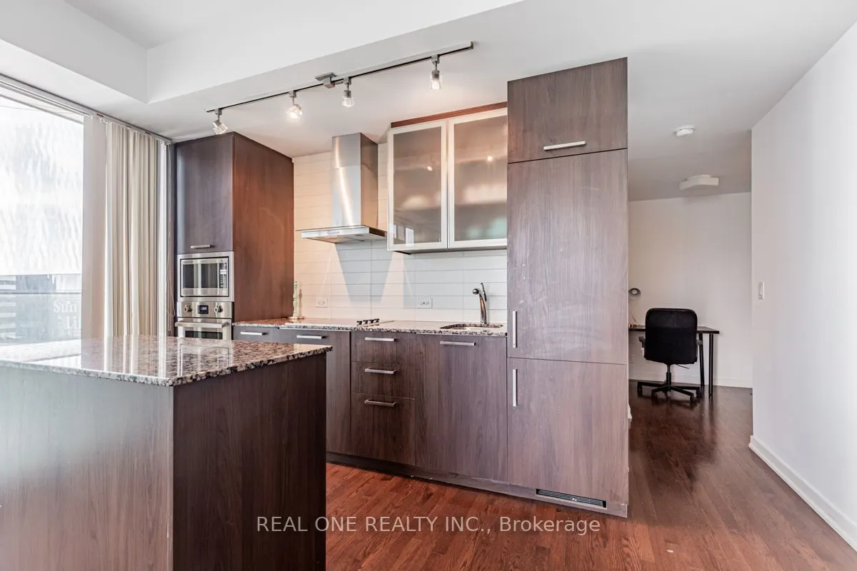 12 York Street, #4710