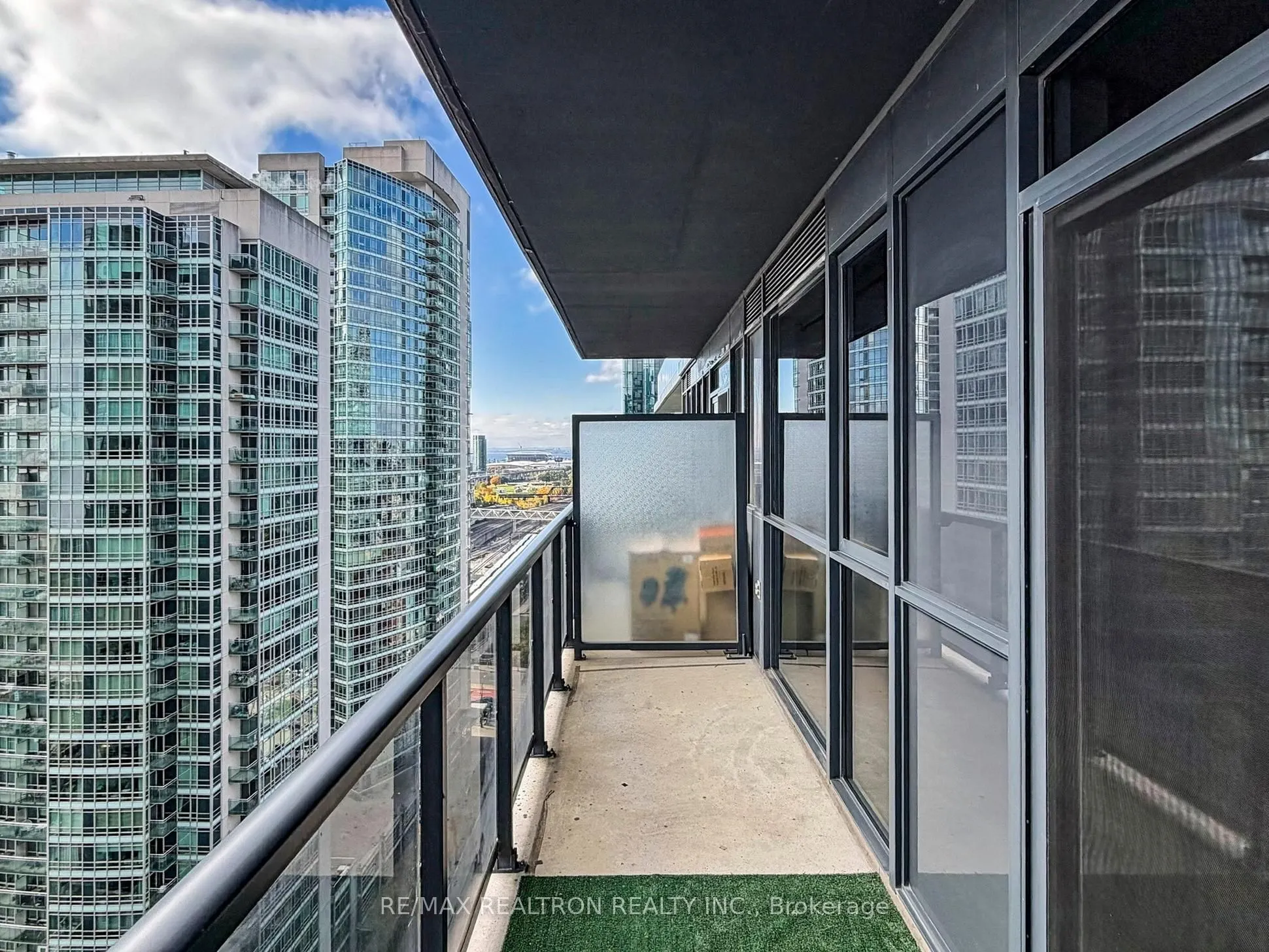 352 Front Street W, #2003