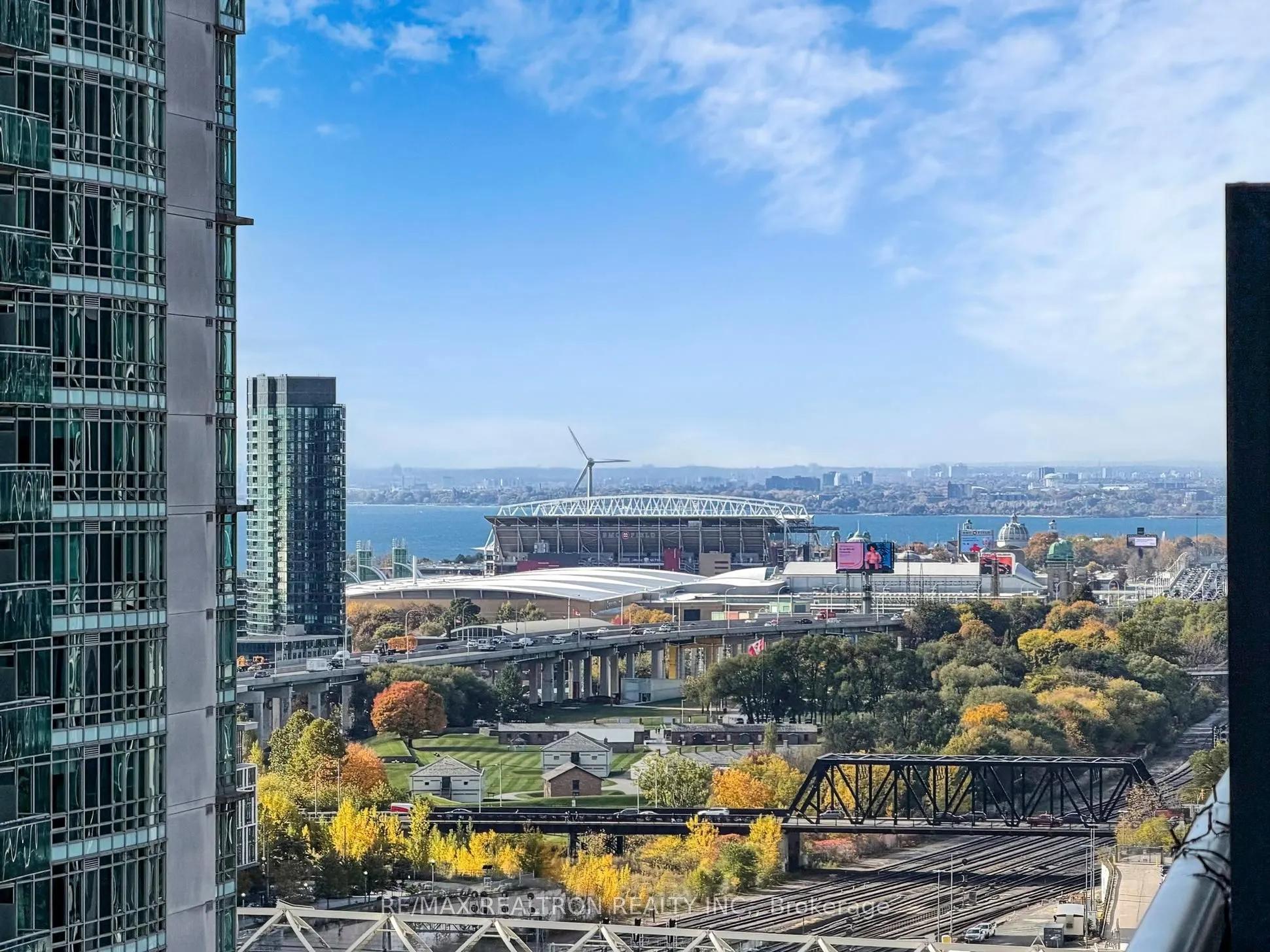 352 Front Street W, #2003