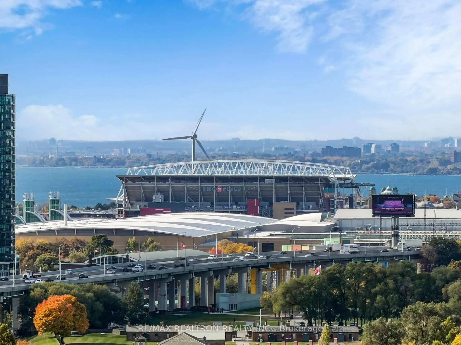 352 Front Street W, #2003