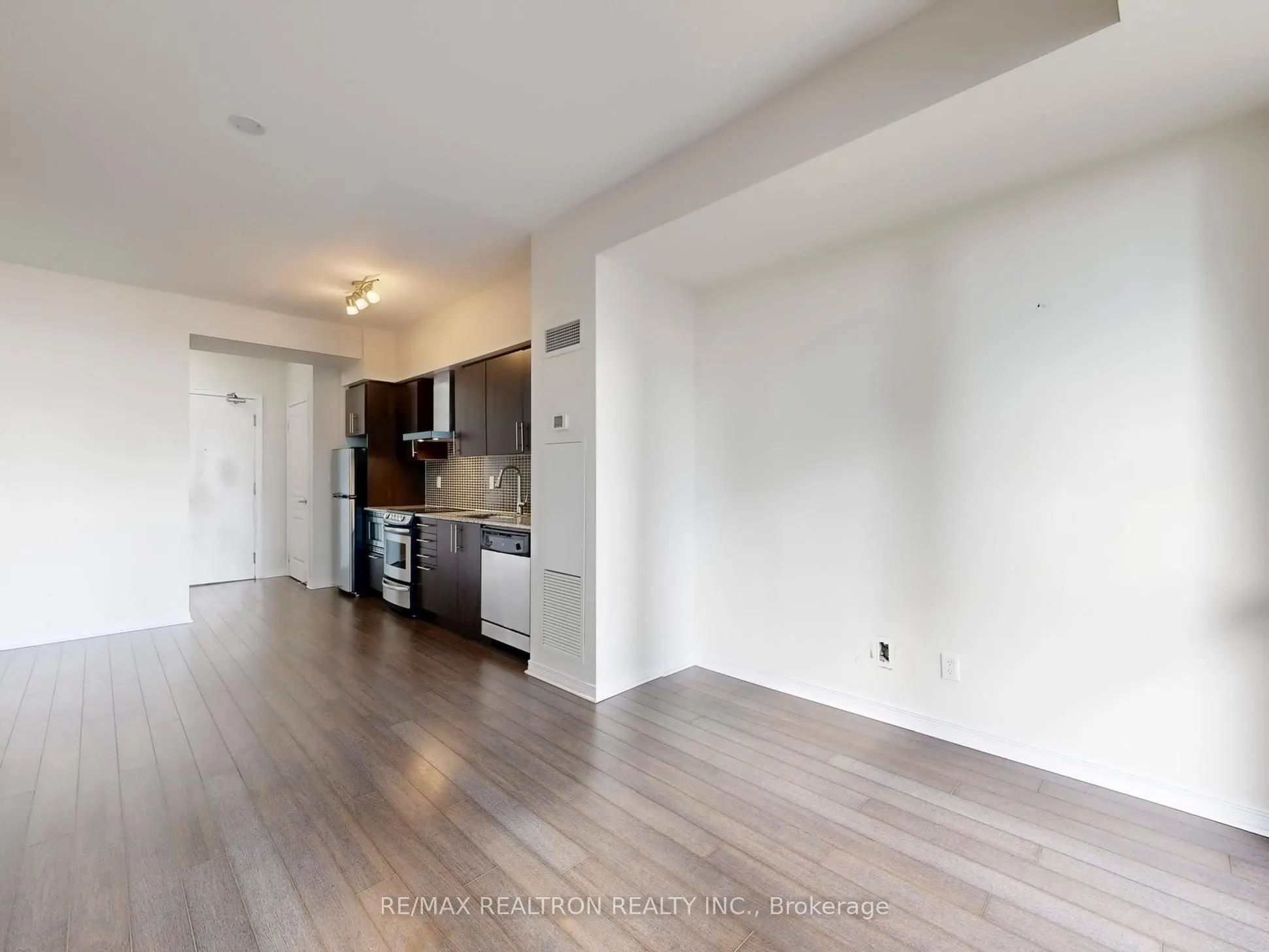 352 Front Street W, #2003