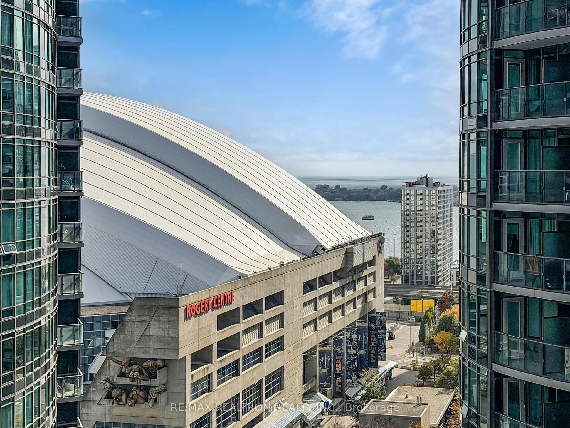 352 Front Street W, #2003