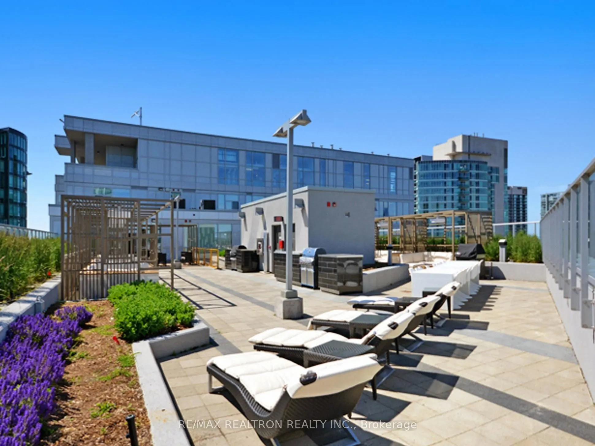 352 Front Street W, #2003