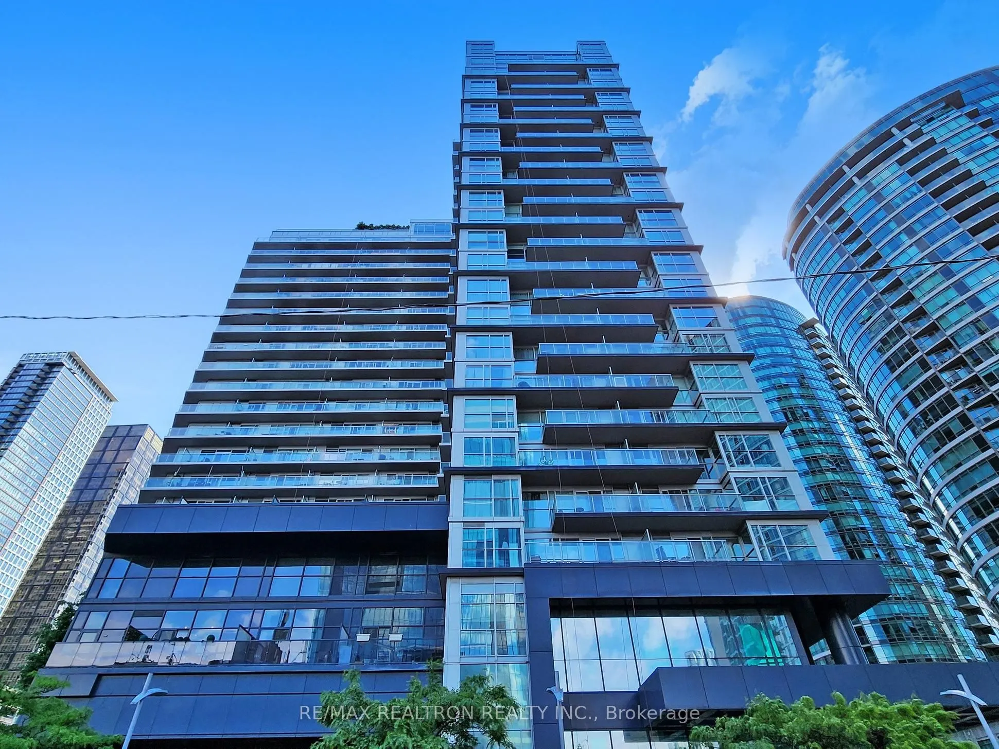 352 Front Street W, #2003