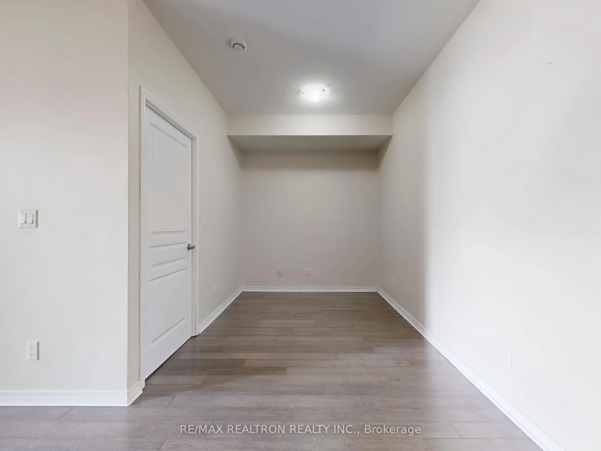 352 Front Street W, #2003