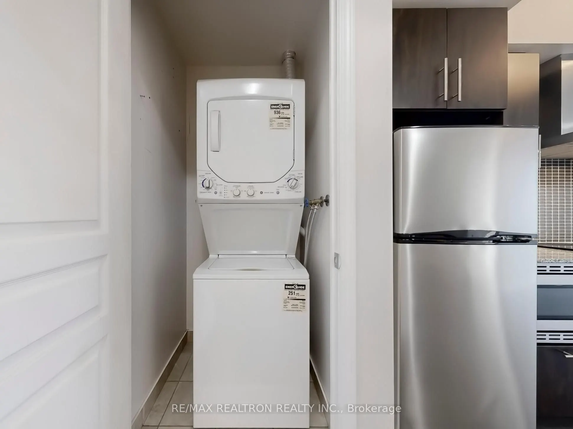 352 Front Street W, #2003