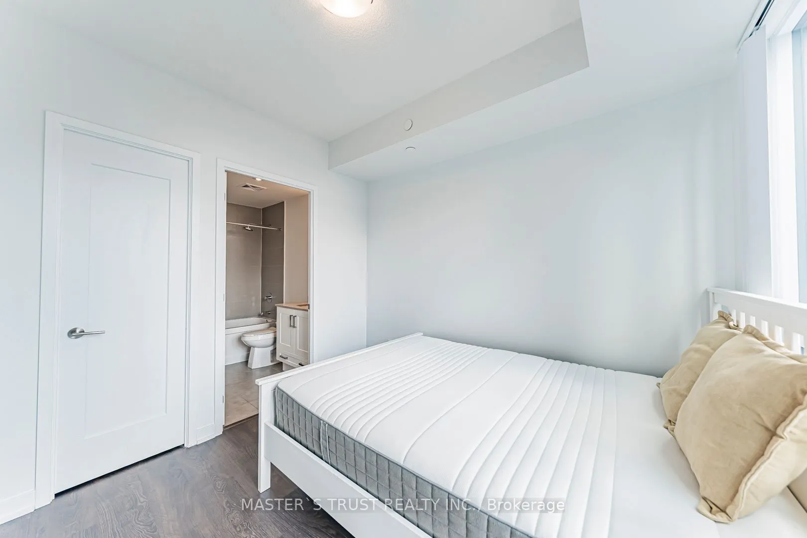 99 John Street, #3004