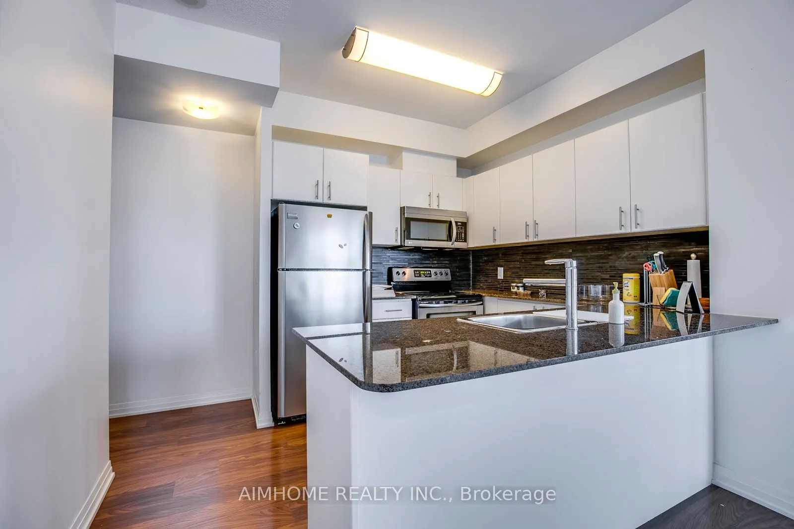 25 Cole Street, #713