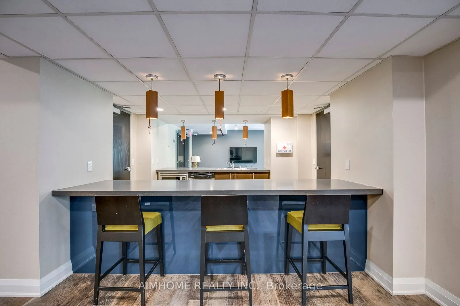 25 Cole Street, #713