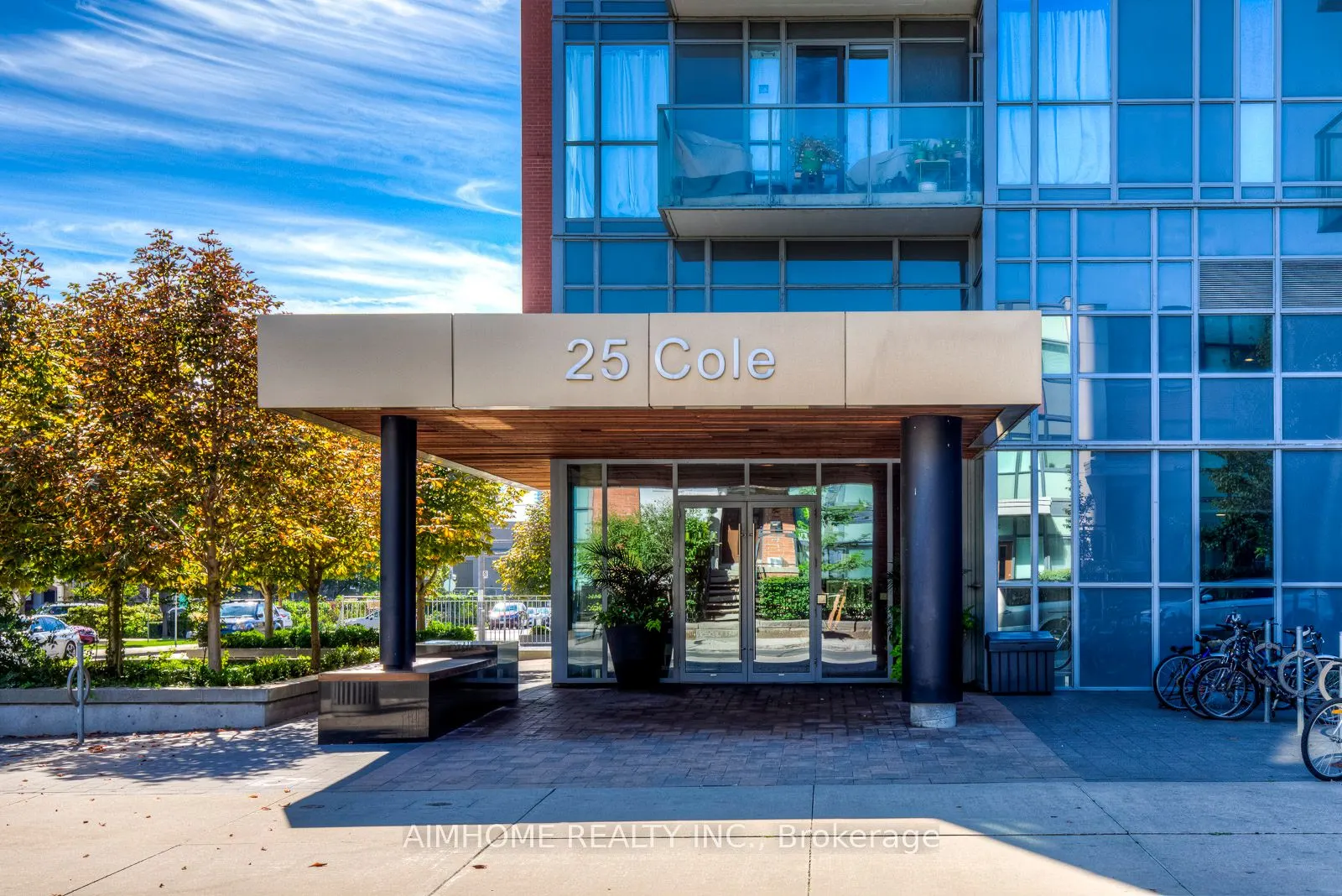 25 Cole Street, #713