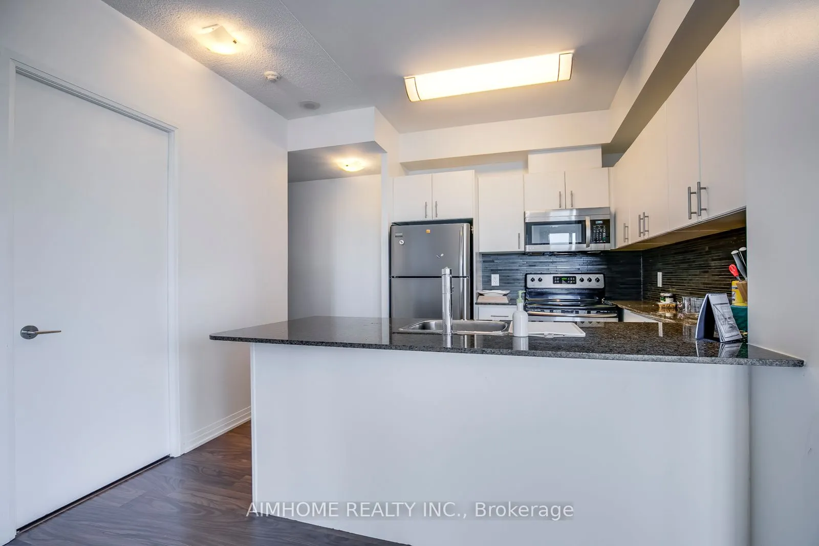 25 Cole Street, #713