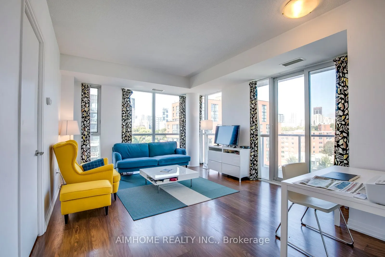 25 Cole Street, #713