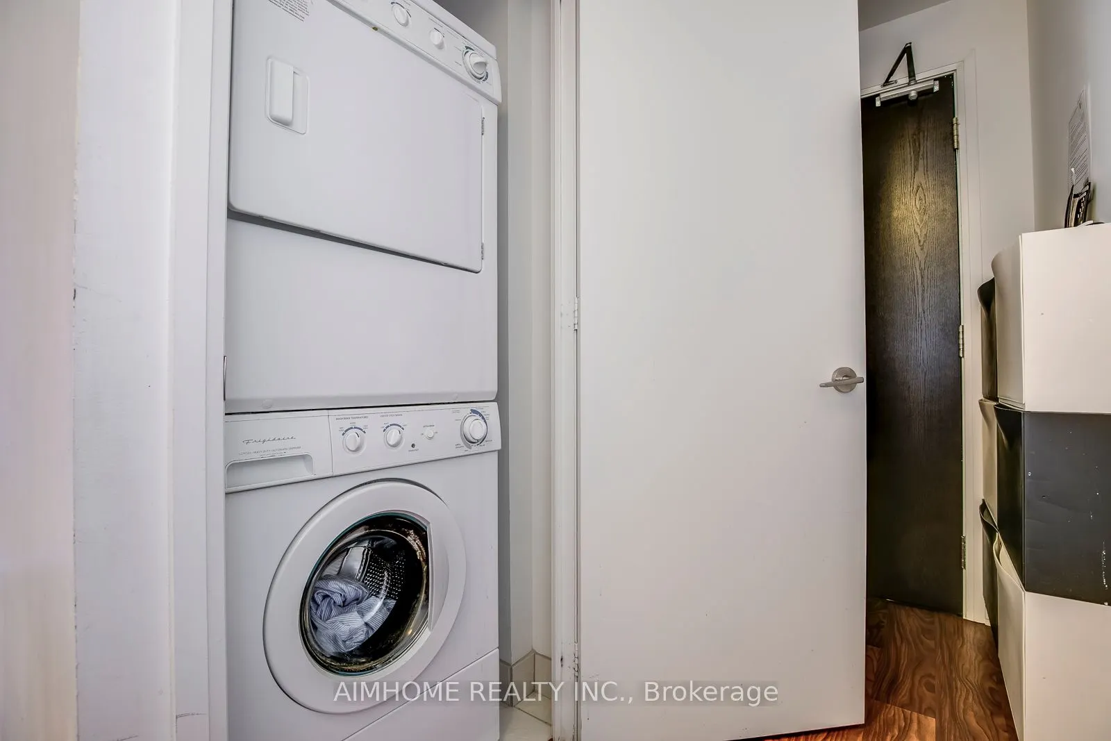 25 Cole Street, #713