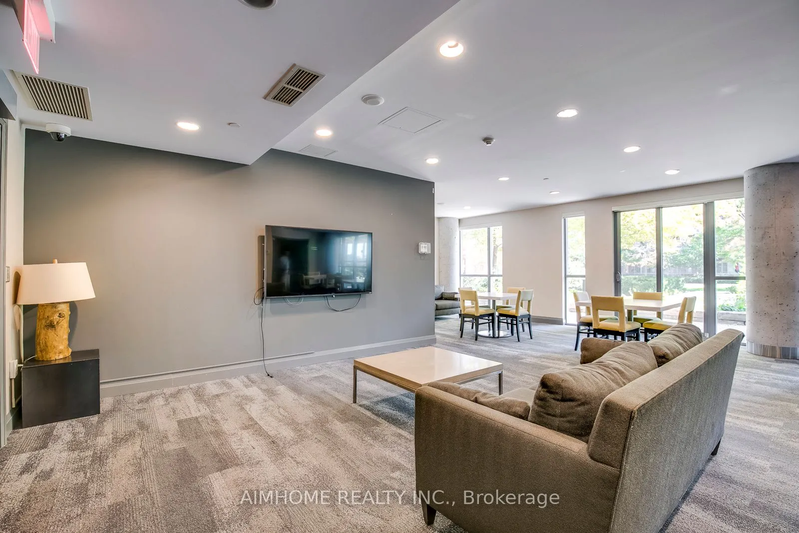 25 Cole Street, #713